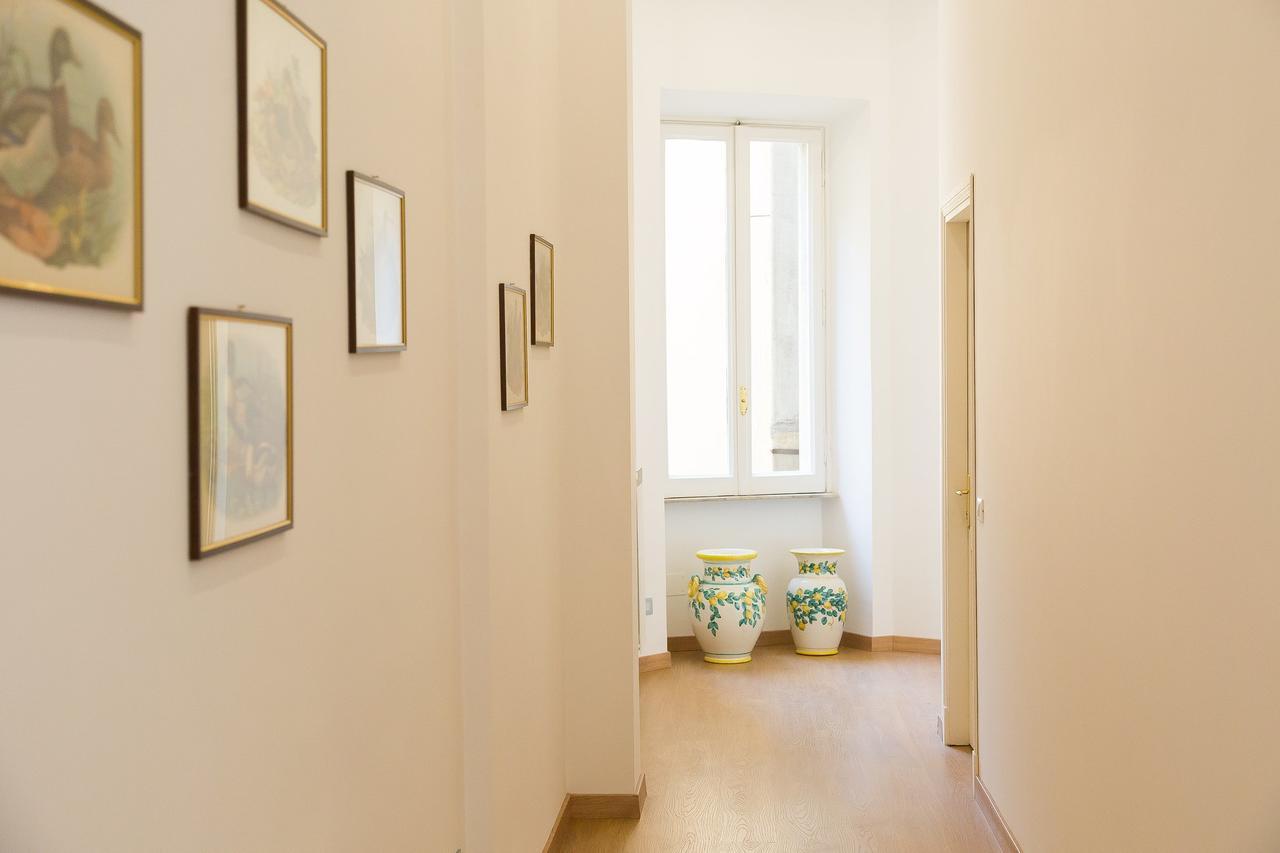 Prestigious Apartment Via Barberini Rome Exterior photo
