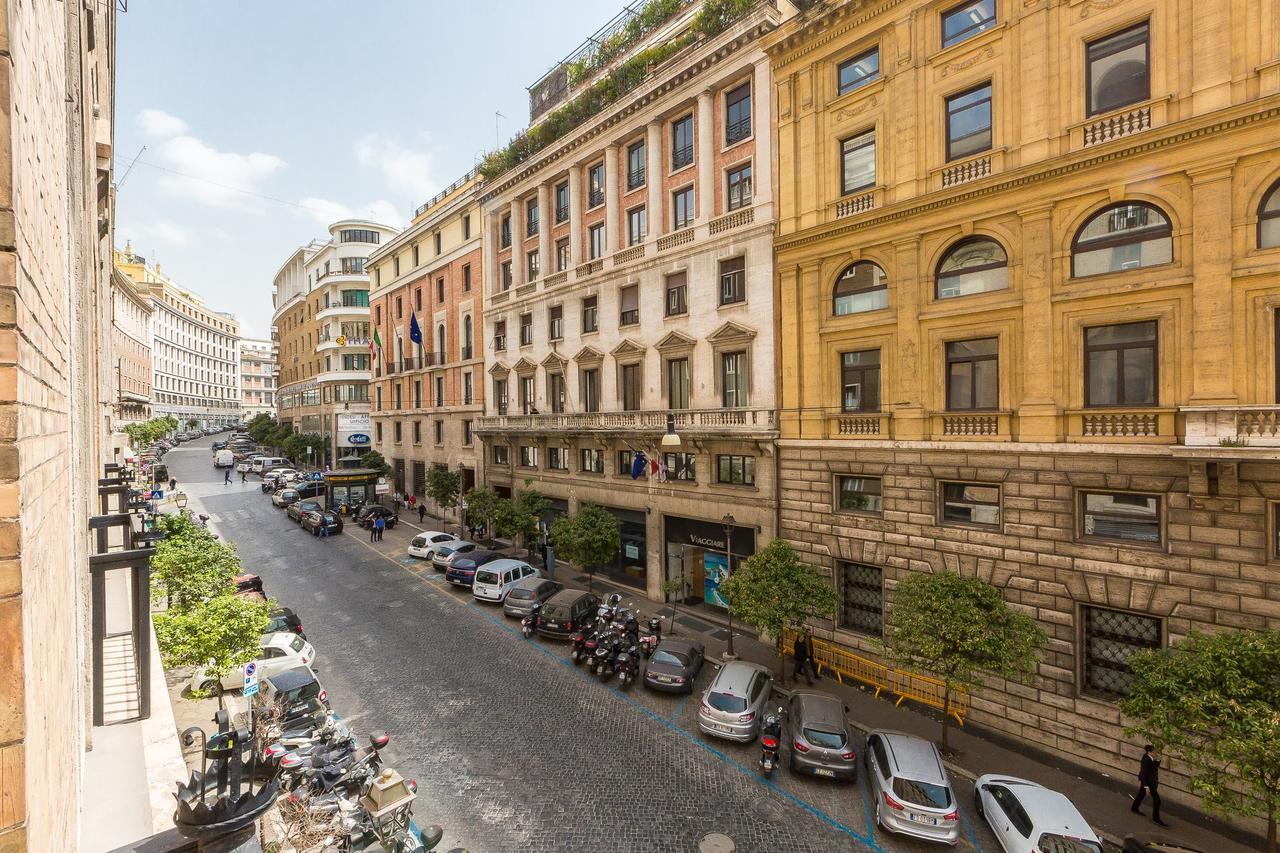 Prestigious Apartment Via Barberini Rome Exterior photo