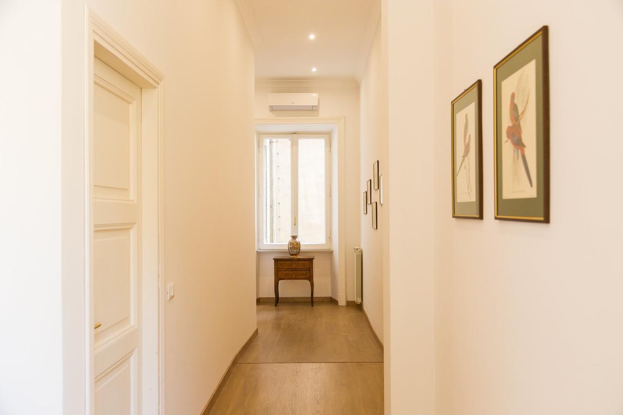Prestigious Apartment Via Barberini Rome Exterior photo