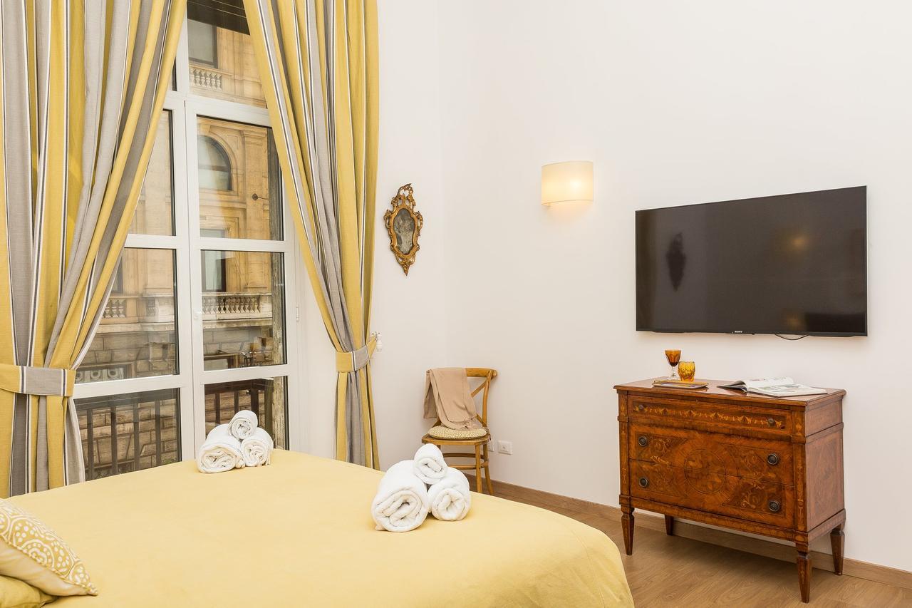 Prestigious Apartment Via Barberini Rome Exterior photo